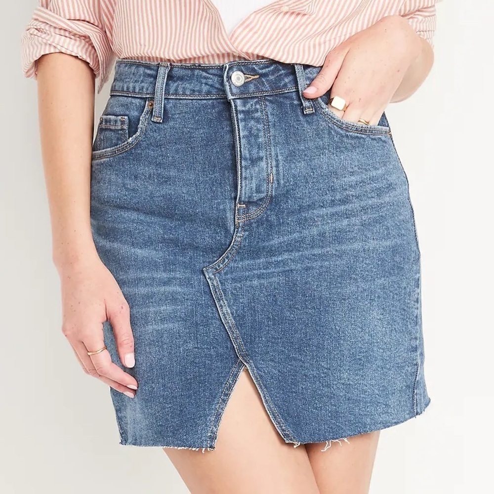 Old Navy Womn 16 Higher High-Rise Button-Fly OG Straight Cut-Off Mini Jean Skirt